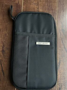 Samsonite Multi Pocket Zipper Document Travel Wallet
